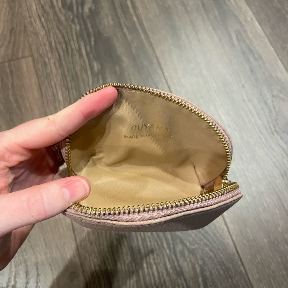 Cuyana Mini Travel Case Soft Rose - Picture 6 of 9
